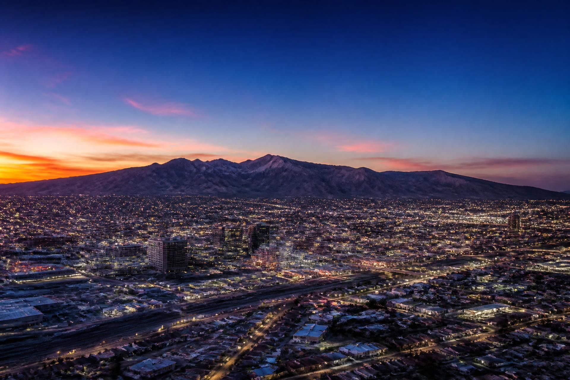 El Paso luxury skyline at dusk with the Franklin Mountains